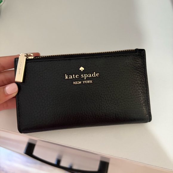 Kate Spade Leila Small Slim Bifold Wallet - Picture 1 of 6